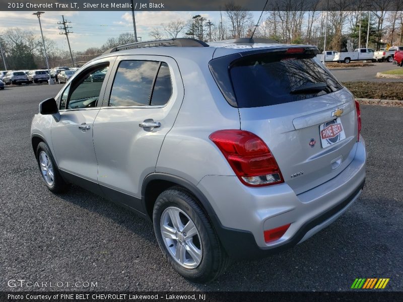 Silver Ice Metallic / Jet Black 2019 Chevrolet Trax LT