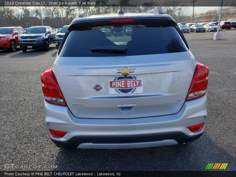 Silver Ice Metallic / Jet Black 2019 Chevrolet Trax LT