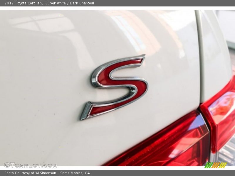 Super White / Dark Charcoal 2012 Toyota Corolla S