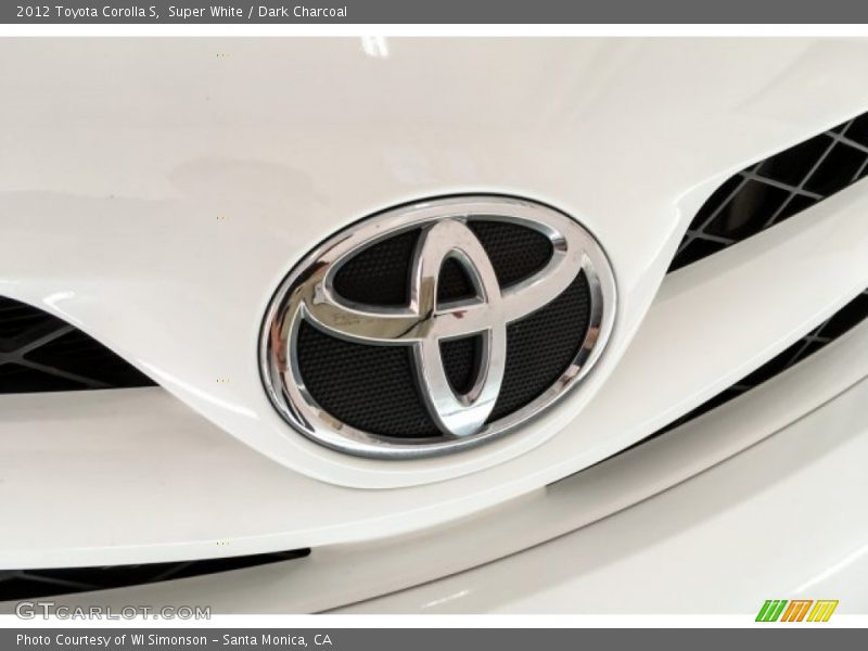 Super White / Dark Charcoal 2012 Toyota Corolla S