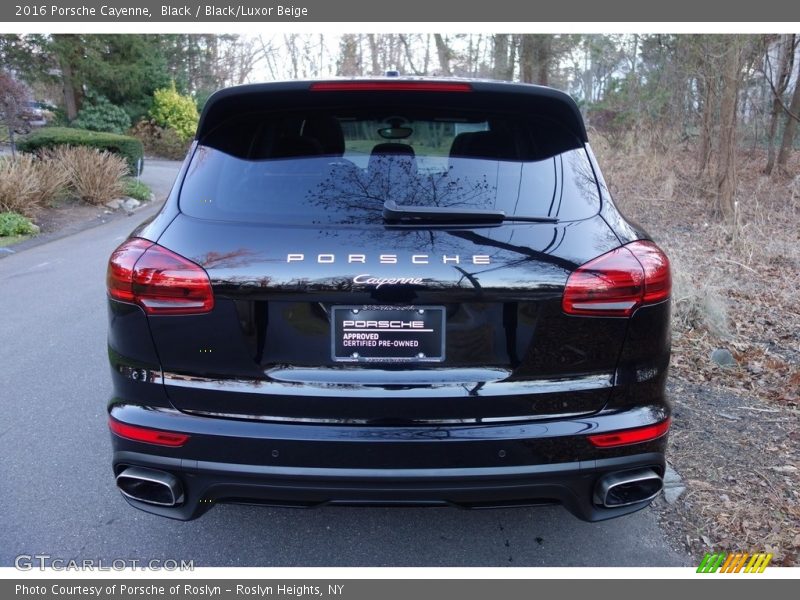 Black / Black/Luxor Beige 2016 Porsche Cayenne