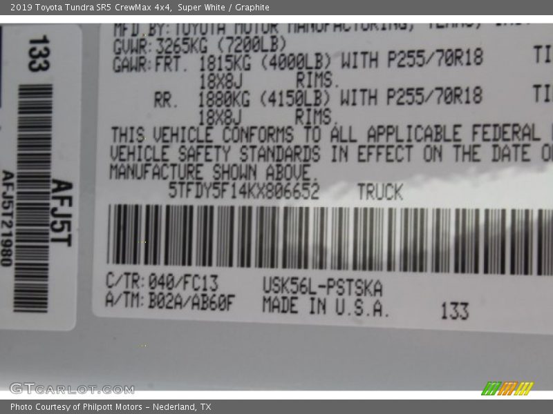 Super White / Graphite 2019 Toyota Tundra SR5 CrewMax 4x4