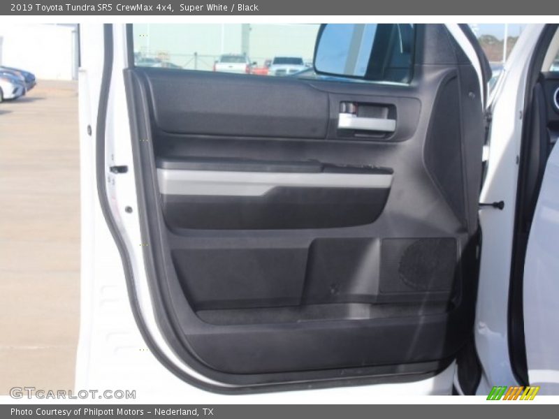 Super White / Black 2019 Toyota Tundra SR5 CrewMax 4x4