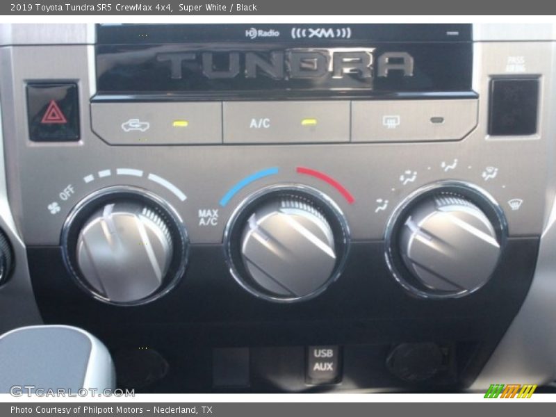 Super White / Black 2019 Toyota Tundra SR5 CrewMax 4x4
