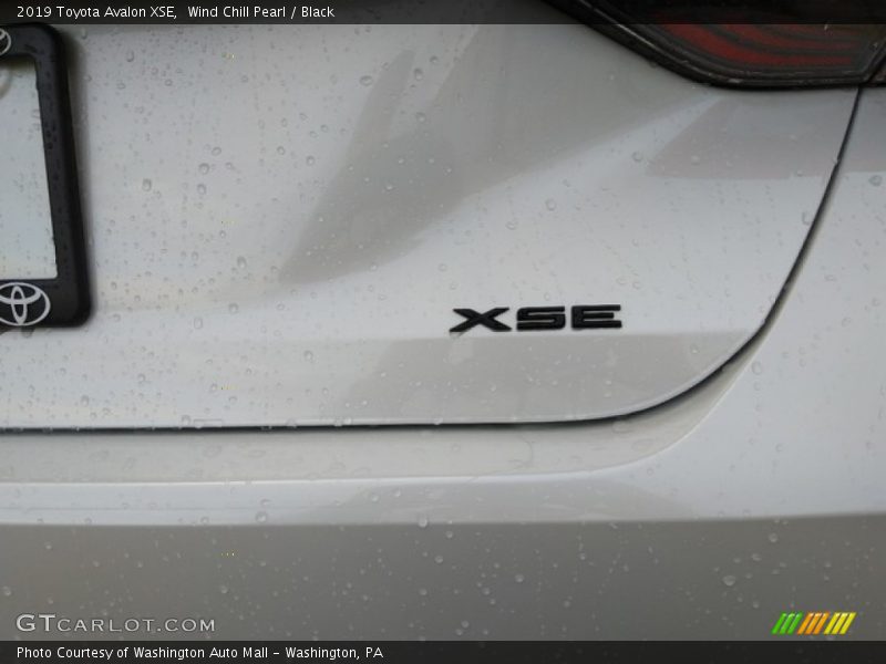 Wind Chill Pearl / Black 2019 Toyota Avalon XSE