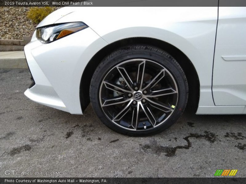 Wind Chill Pearl / Black 2019 Toyota Avalon XSE