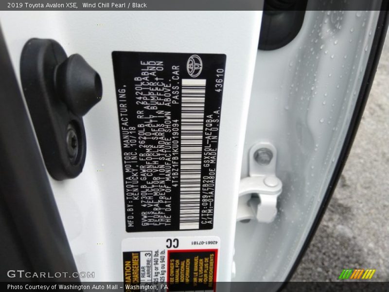 Wind Chill Pearl / Black 2019 Toyota Avalon XSE