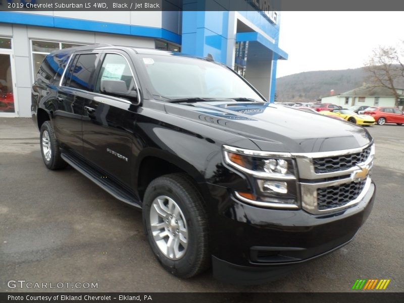 Front 3/4 View of 2019 Suburban LS 4WD