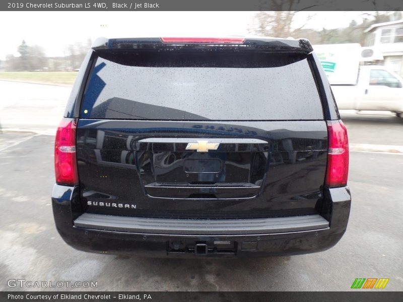 Black / Jet Black 2019 Chevrolet Suburban LS 4WD