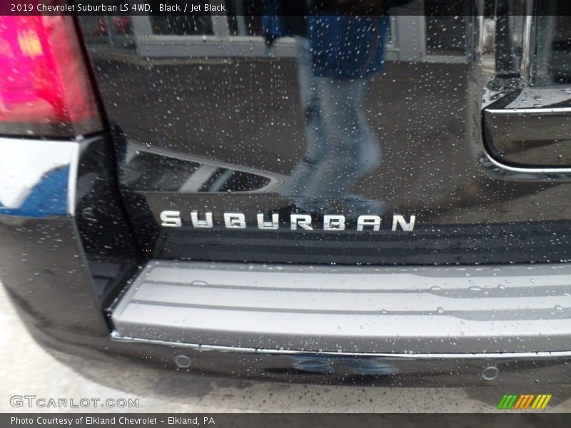 Black / Jet Black 2019 Chevrolet Suburban LS 4WD