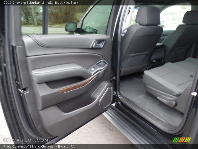 Black / Jet Black 2019 Chevrolet Suburban LS 4WD