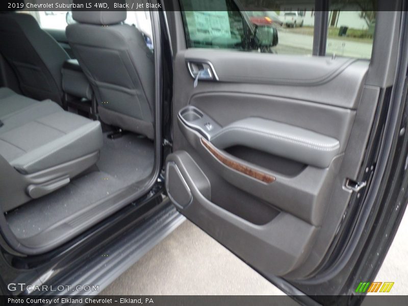 Black / Jet Black 2019 Chevrolet Suburban LS 4WD