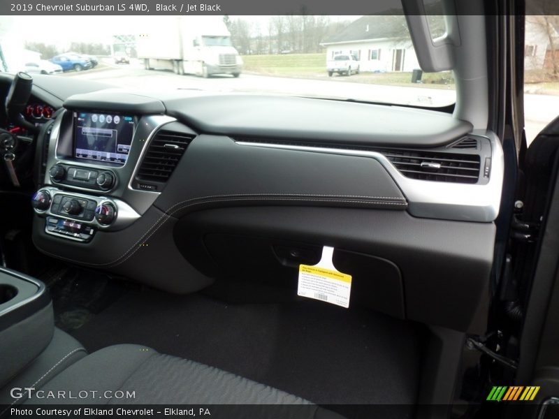 Black / Jet Black 2019 Chevrolet Suburban LS 4WD