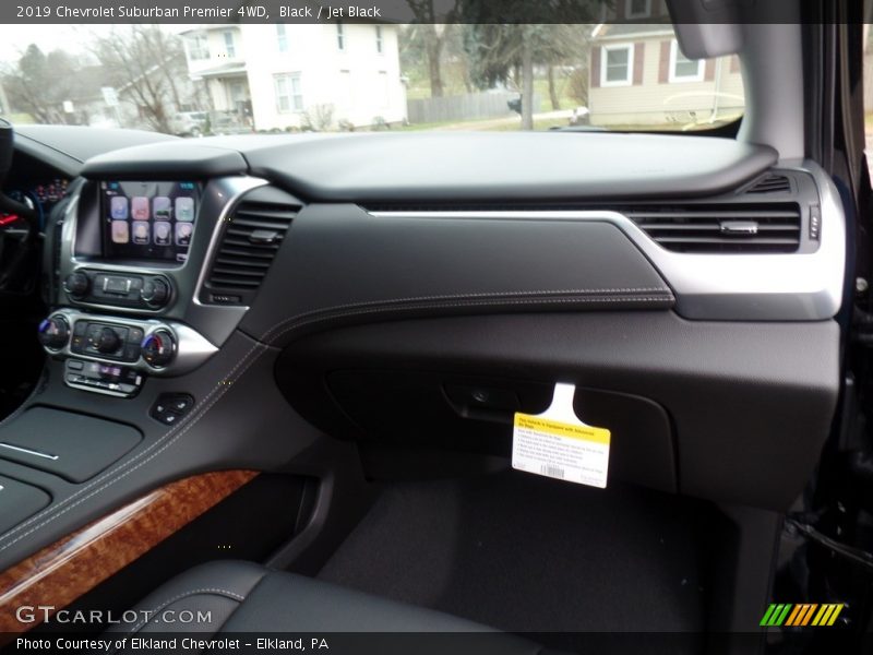 Black / Jet Black 2019 Chevrolet Suburban Premier 4WD