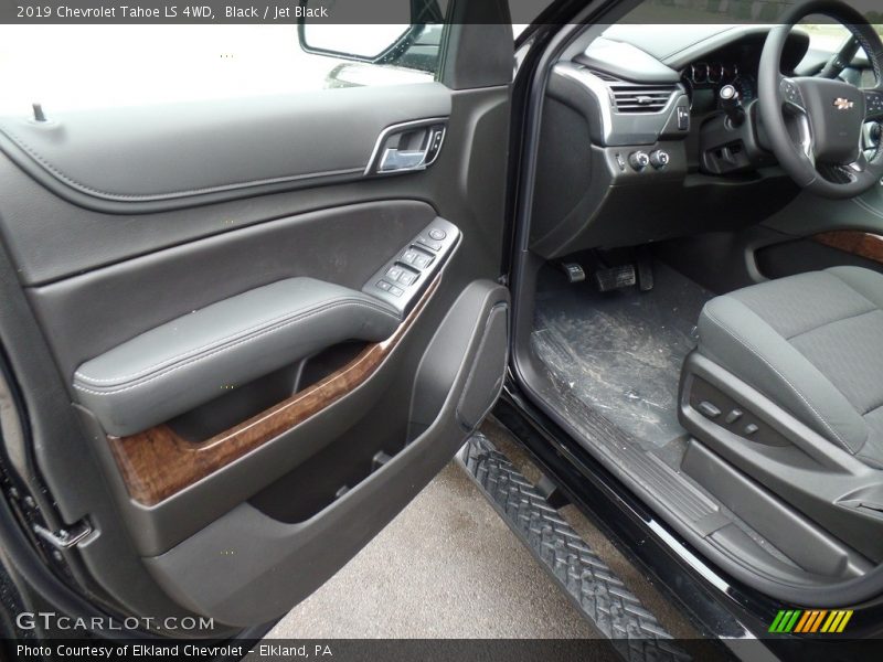 Black / Jet Black 2019 Chevrolet Tahoe LS 4WD