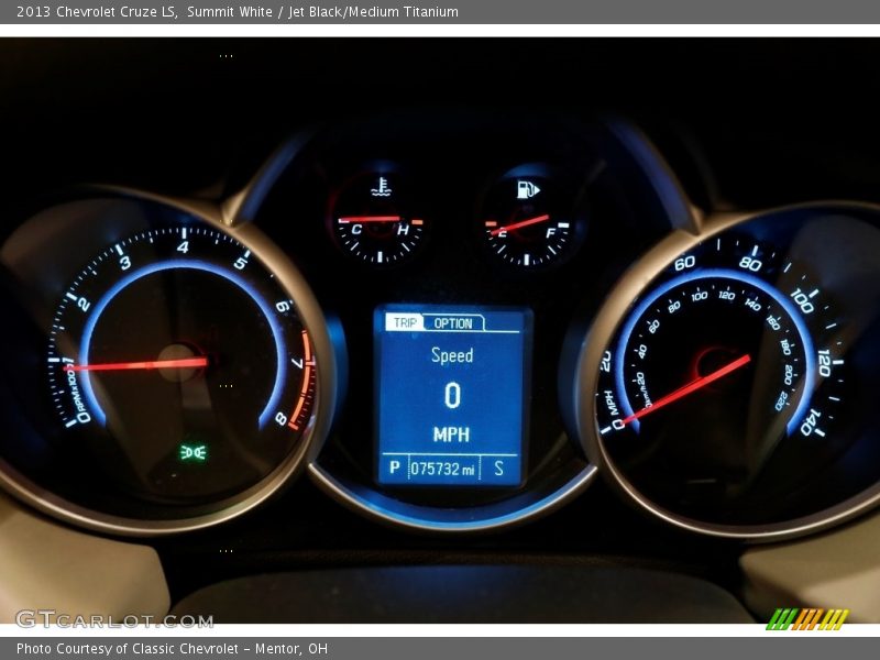 Summit White / Jet Black/Medium Titanium 2013 Chevrolet Cruze LS
