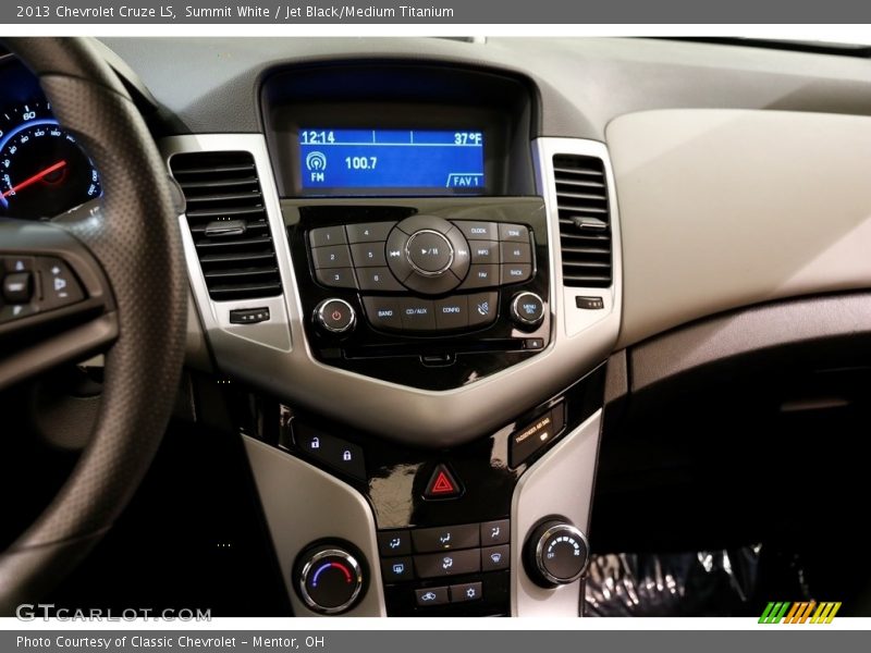 Summit White / Jet Black/Medium Titanium 2013 Chevrolet Cruze LS