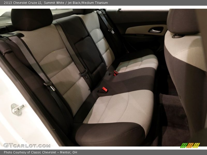 Summit White / Jet Black/Medium Titanium 2013 Chevrolet Cruze LS