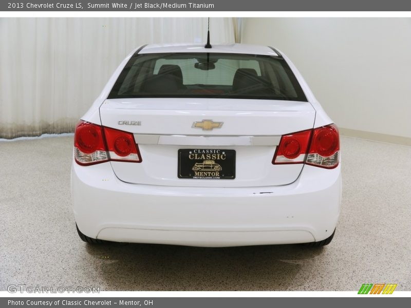 Summit White / Jet Black/Medium Titanium 2013 Chevrolet Cruze LS