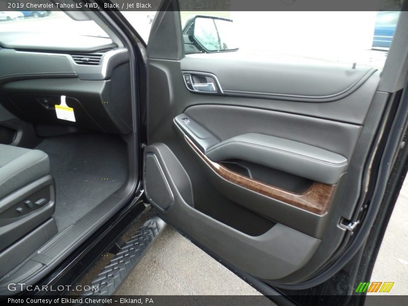 Black / Jet Black 2019 Chevrolet Tahoe LS 4WD