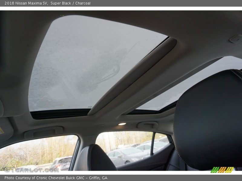 Sunroof of 2018 Maxima SV