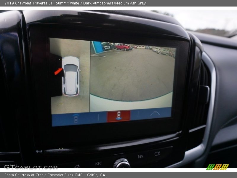 Summit White / Dark Atmosphere/Medium Ash Gray 2019 Chevrolet Traverse LT