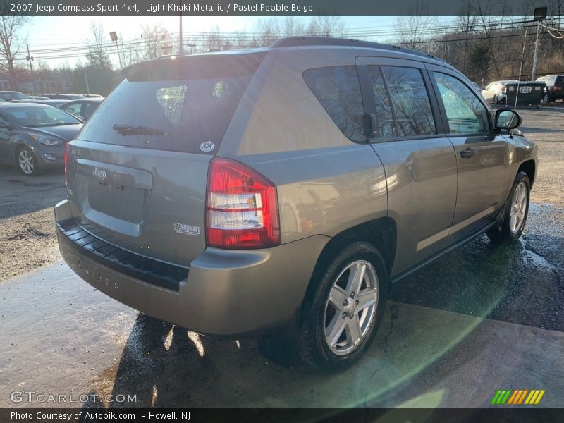 Light Khaki Metallic / Pastel Pebble Beige 2007 Jeep Compass Sport 4x4