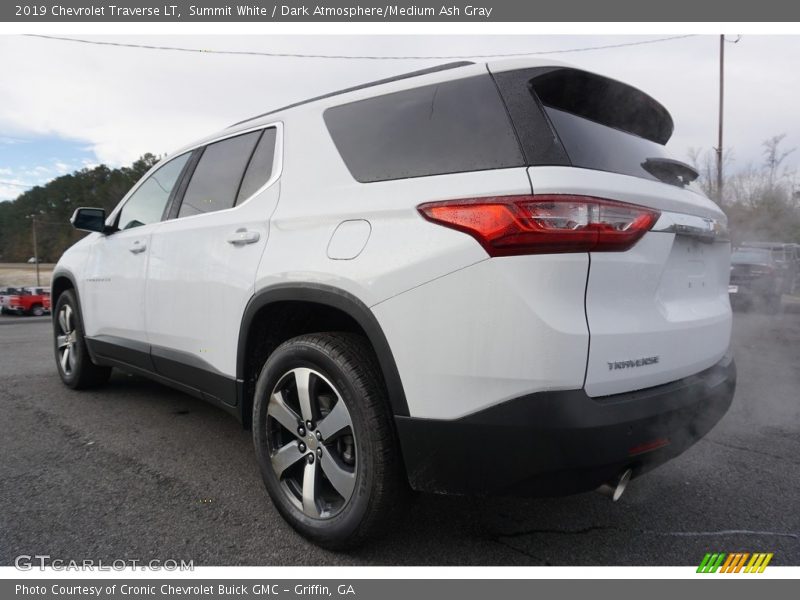 Summit White / Dark Atmosphere/Medium Ash Gray 2019 Chevrolet Traverse LT