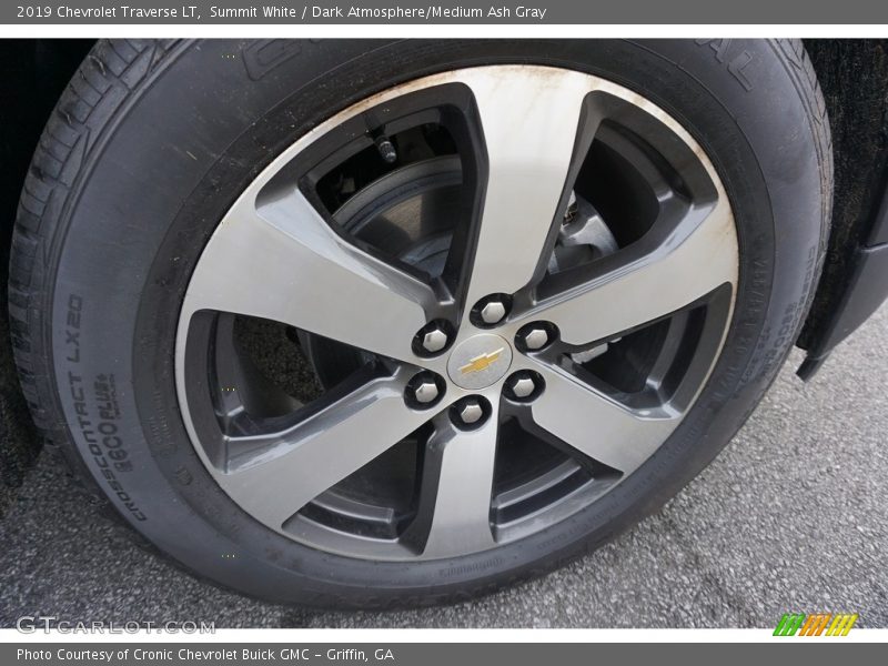 Summit White / Dark Atmosphere/Medium Ash Gray 2019 Chevrolet Traverse LT