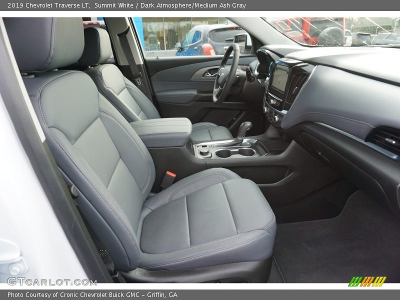 Summit White / Dark Atmosphere/Medium Ash Gray 2019 Chevrolet Traverse LT
