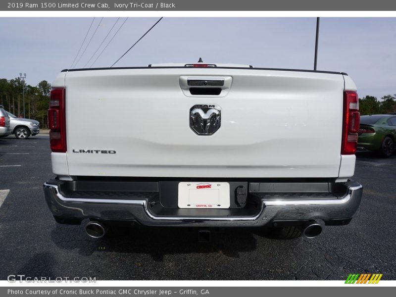 Ivory Tri–Coat / Black 2019 Ram 1500 Limited Crew Cab