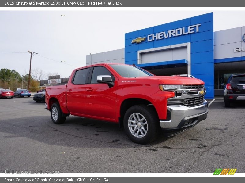 Front 3/4 View of 2019 Silverado 1500 LT Crew Cab