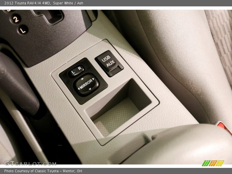 Super White / Ash 2012 Toyota RAV4 I4 4WD