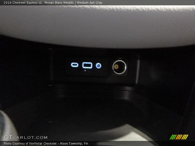 Mosaic Black Metallic / Medium Ash Gray 2019 Chevrolet Equinox LS
