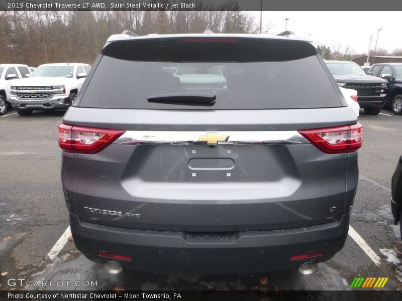 Satin Steel Metallic / Jet Black 2019 Chevrolet Traverse LT AWD