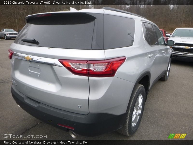 Silver Ice Metallic / Jet Black 2019 Chevrolet Traverse LT AWD