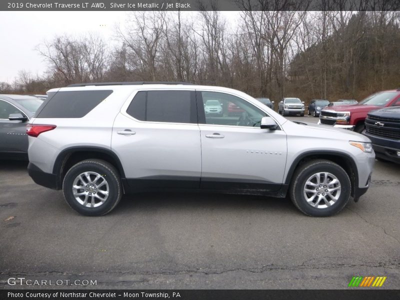 Silver Ice Metallic / Jet Black 2019 Chevrolet Traverse LT AWD
