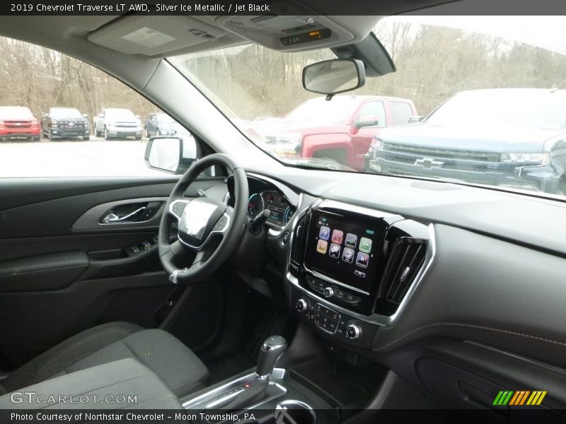 Silver Ice Metallic / Jet Black 2019 Chevrolet Traverse LT AWD