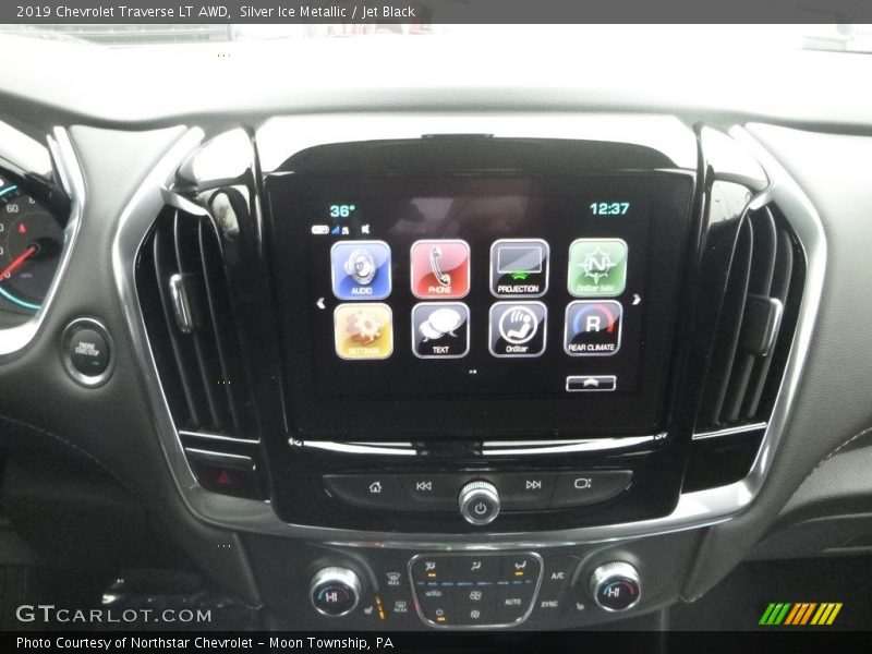Silver Ice Metallic / Jet Black 2019 Chevrolet Traverse LT AWD