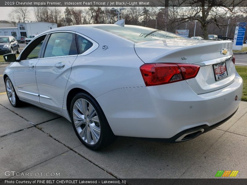 Iridescent Pearl Tricoat / Jet Black/­Light Wheat 2019 Chevrolet Impala Premier