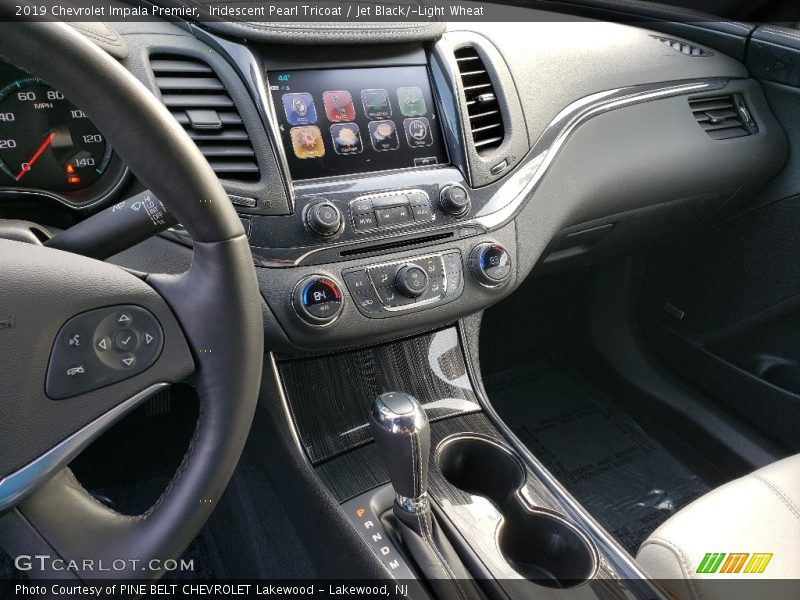 Iridescent Pearl Tricoat / Jet Black/­Light Wheat 2019 Chevrolet Impala Premier