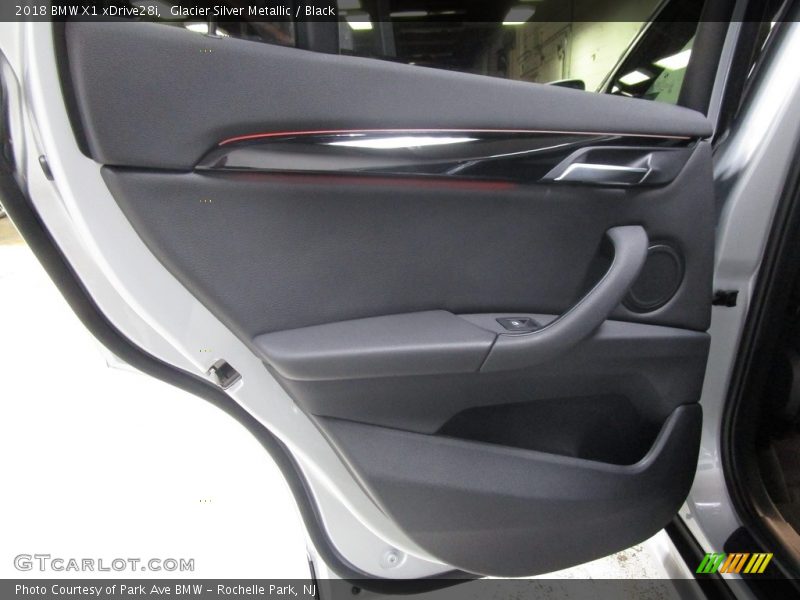 Glacier Silver Metallic / Black 2018 BMW X1 xDrive28i