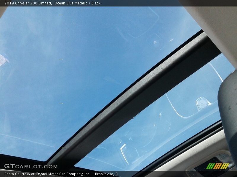 Sunroof of 2019 300 Limited