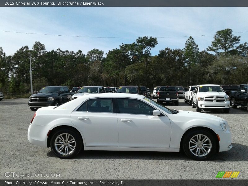 Bright White / Linen/Black 2019 Chrysler 300 Touring