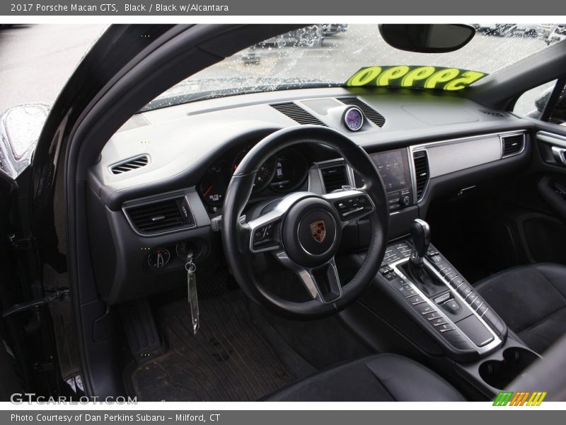 Black / Black w/Alcantara 2017 Porsche Macan GTS