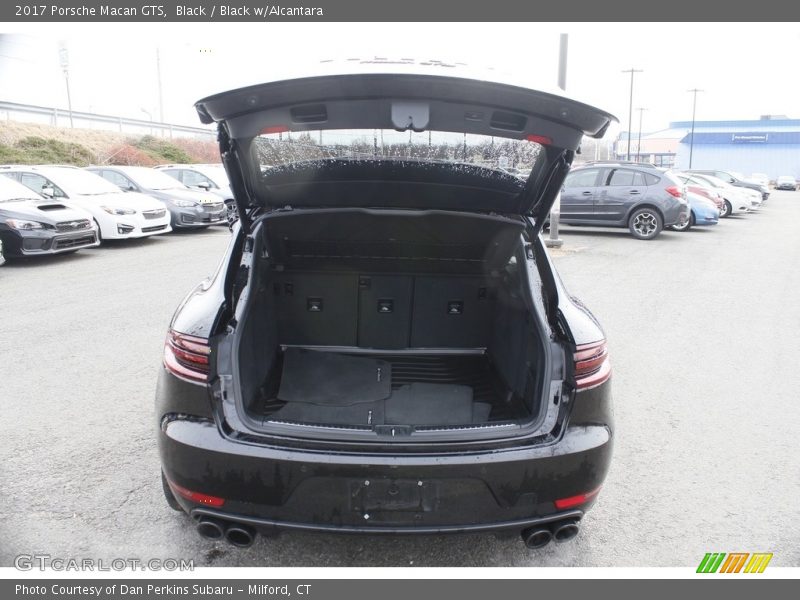 Black / Black w/Alcantara 2017 Porsche Macan GTS