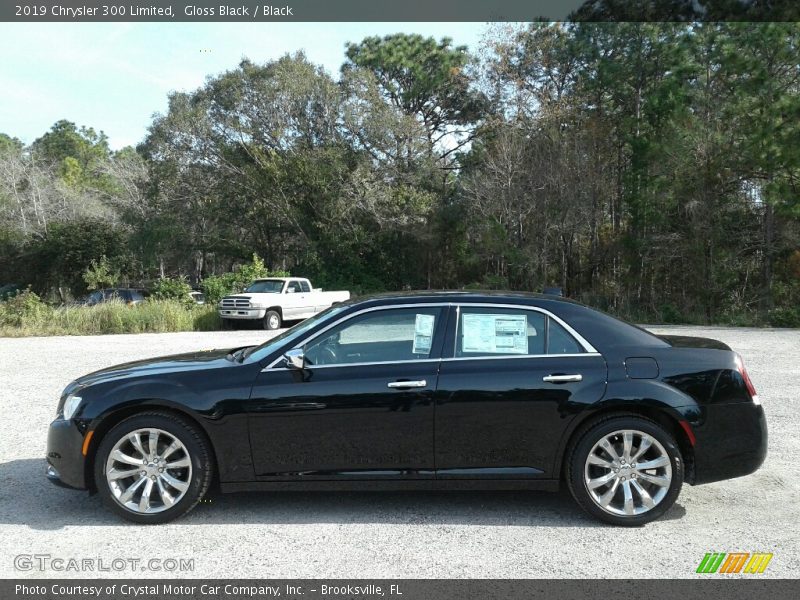 Gloss Black / Black 2019 Chrysler 300 Limited