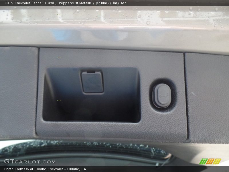Pepperdust Metallic / Jet Black/Dark Ash 2019 Chevrolet Tahoe LT 4WD