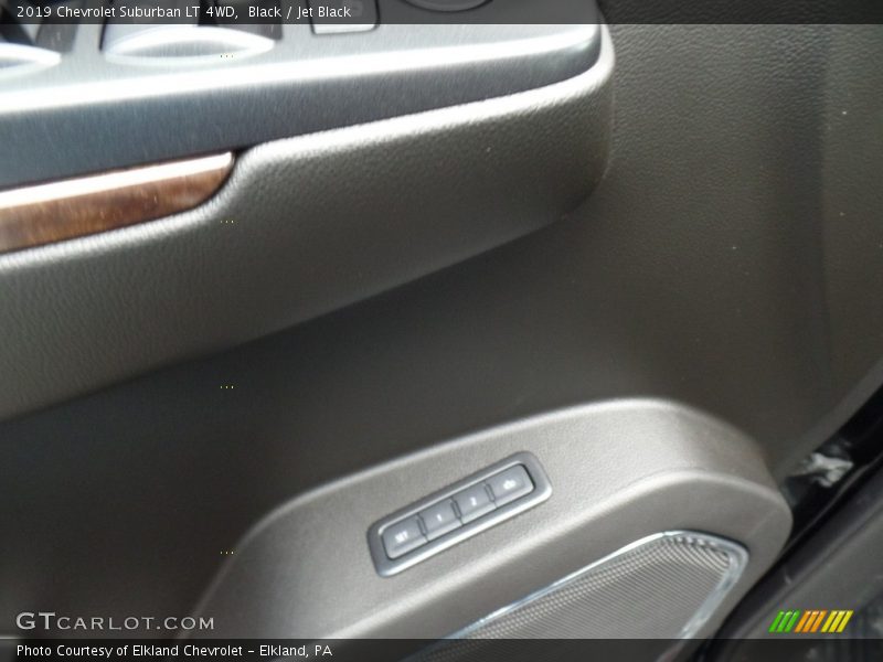 Black / Jet Black 2019 Chevrolet Suburban LT 4WD