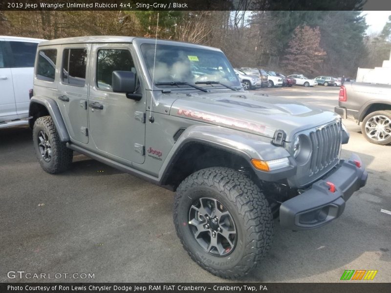 Front 3/4 View of 2019 Wrangler Unlimited Rubicon 4x4